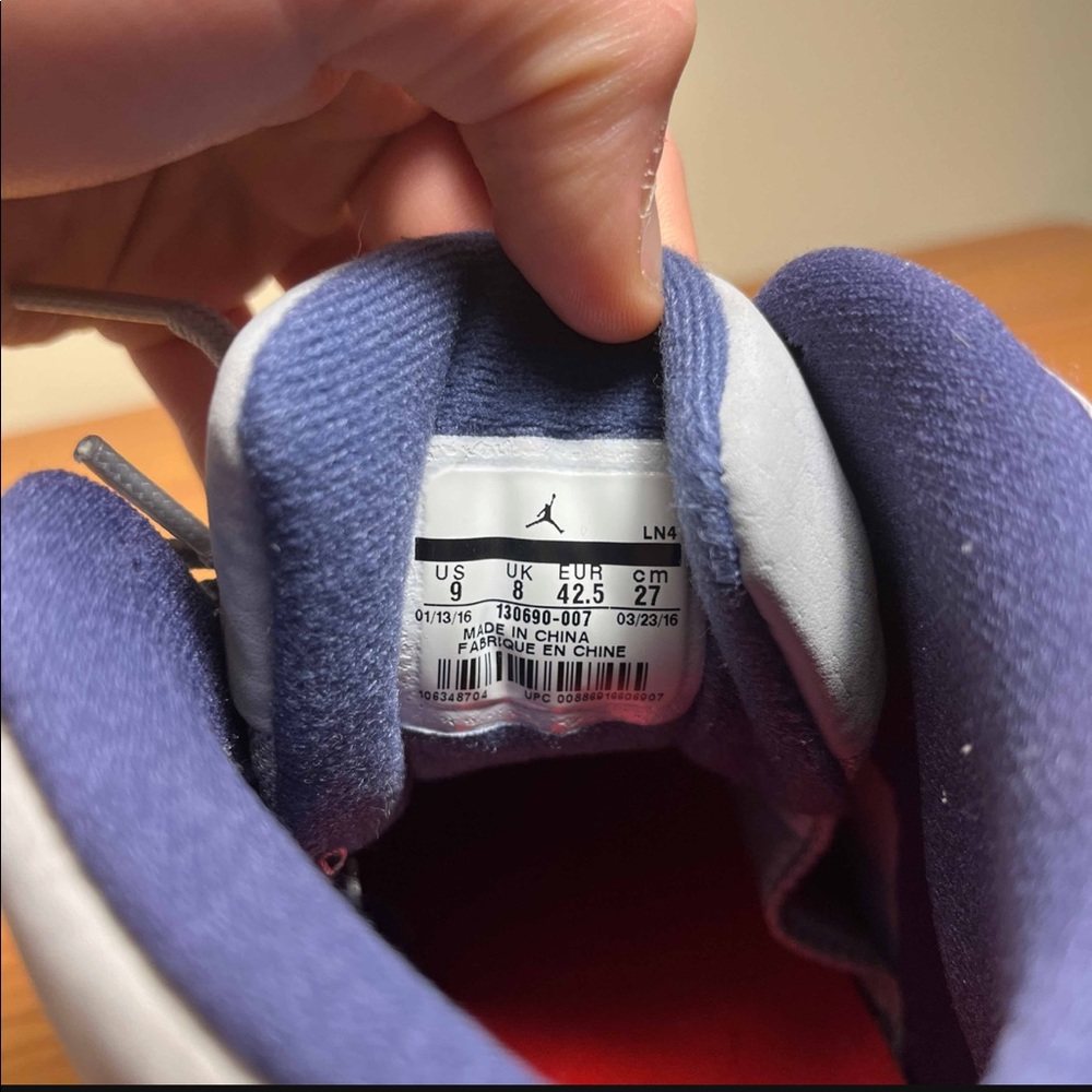 Jordan 12 University Grey - Picture 5 of 9